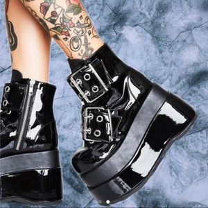Demonia Bear-104 
4 1/2" (114mm) Tiered Platform